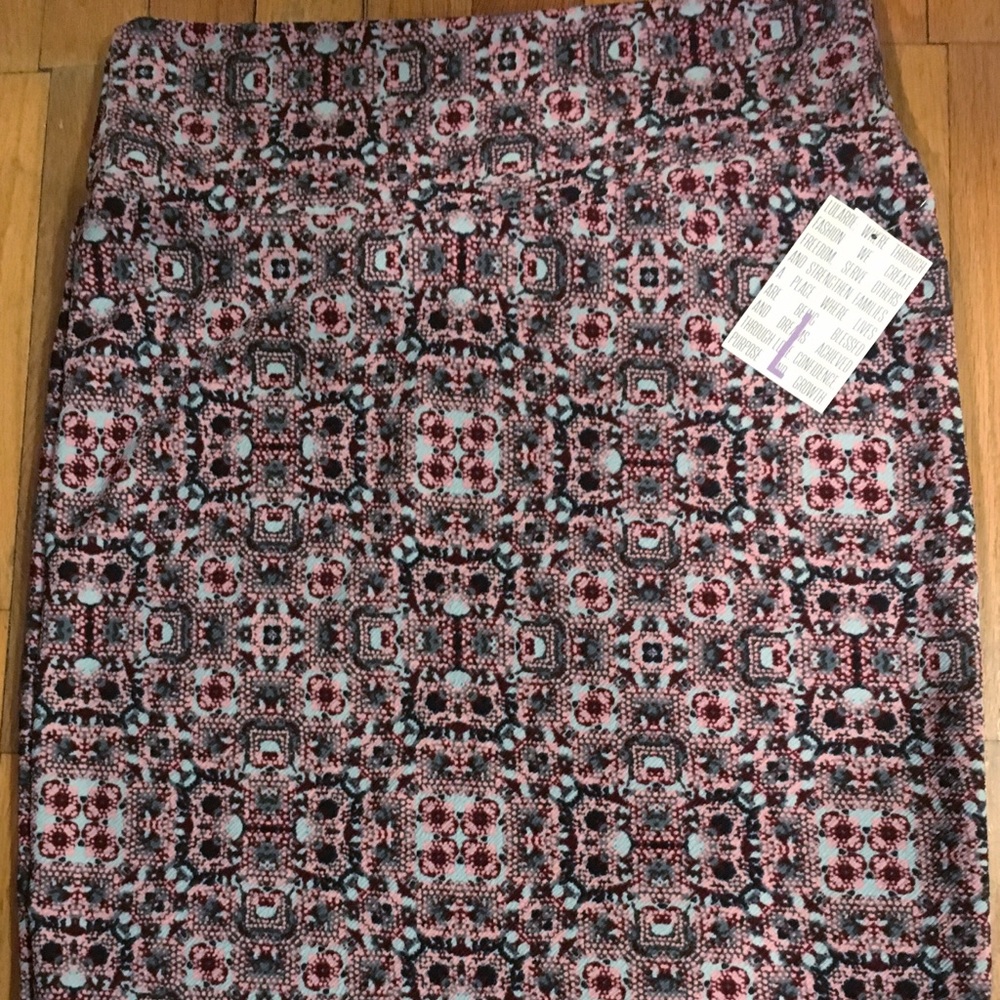 LuLaRoe NWT L Cassie Skirt